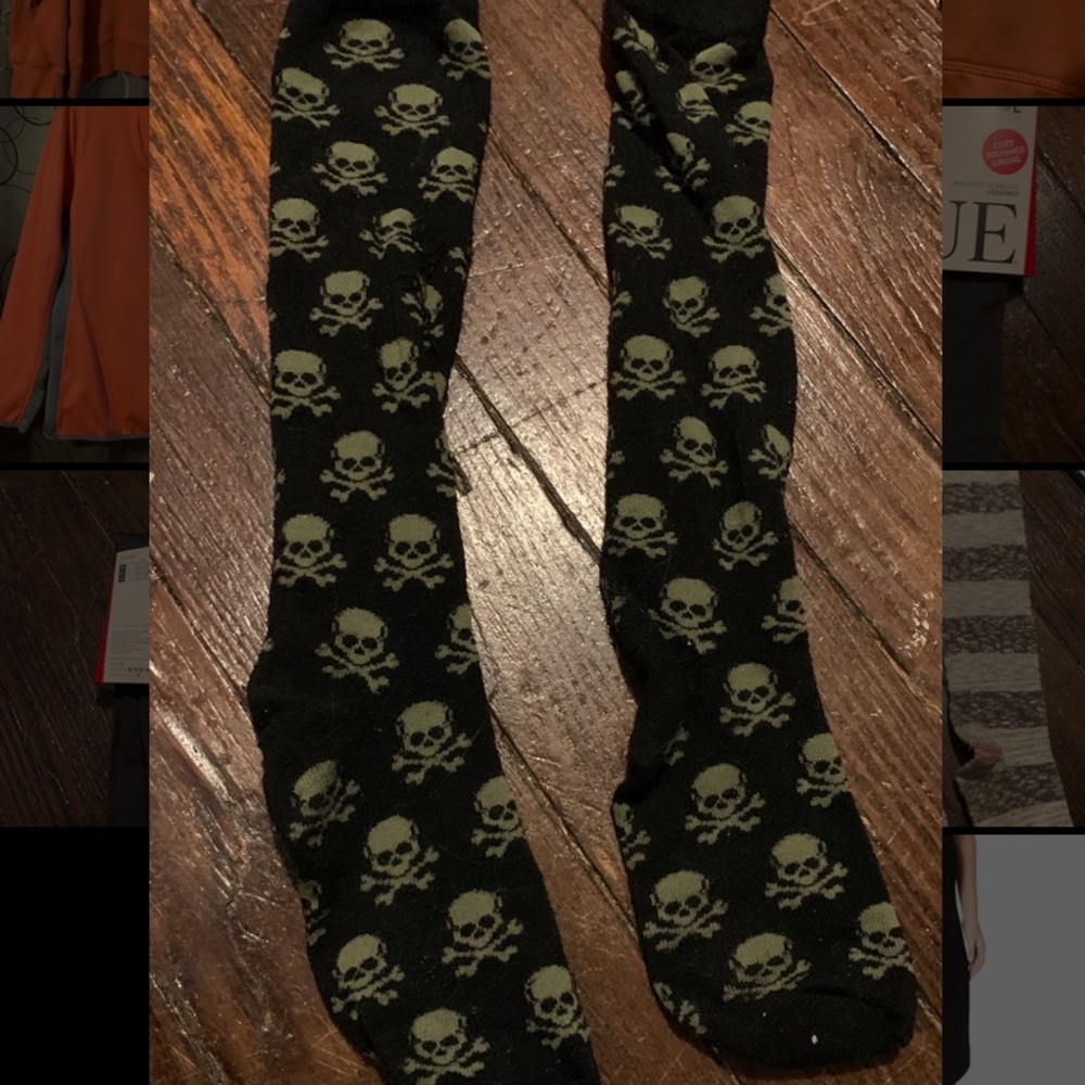 Skull socks